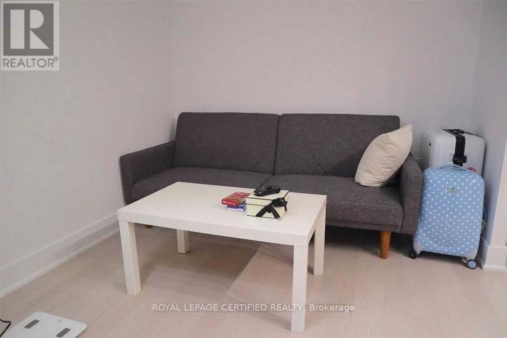 1718 - 955 Bay Street, Toronto, Ontario  M5S 2A2 - Photo 4 - C12973010