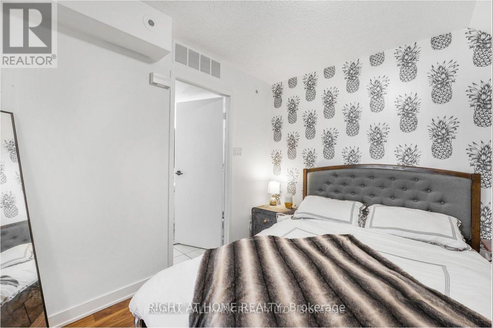 914 - 50 Western Battery Road, Toronto, Ontario  M6K 3P1 - Photo 10 - C12973148