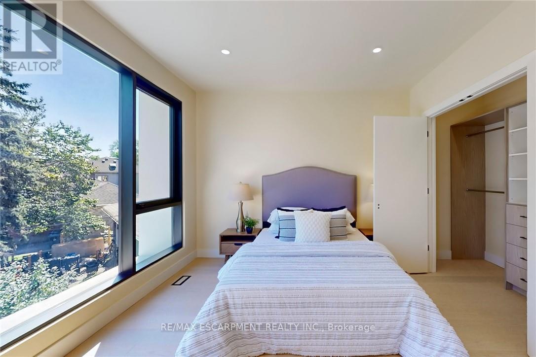 28 Dunsmore Gardens, Toronto, Ontario  M3H 3M2 - Photo 30 - C12973154