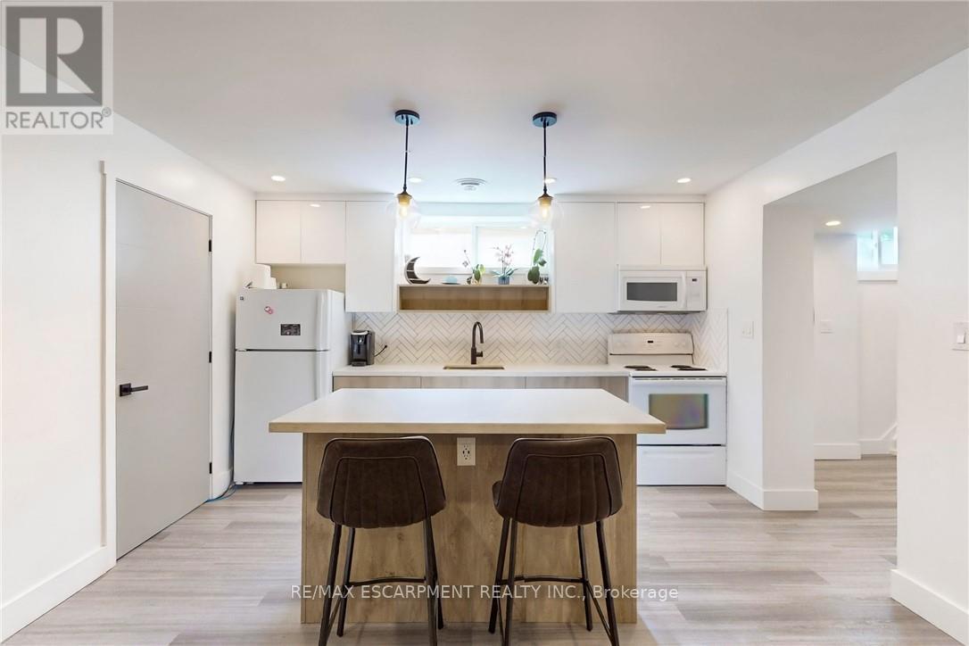 28 Dunsmore Gardens, Toronto, Ontario  M3H 3M2 - Photo 40 - C12973154