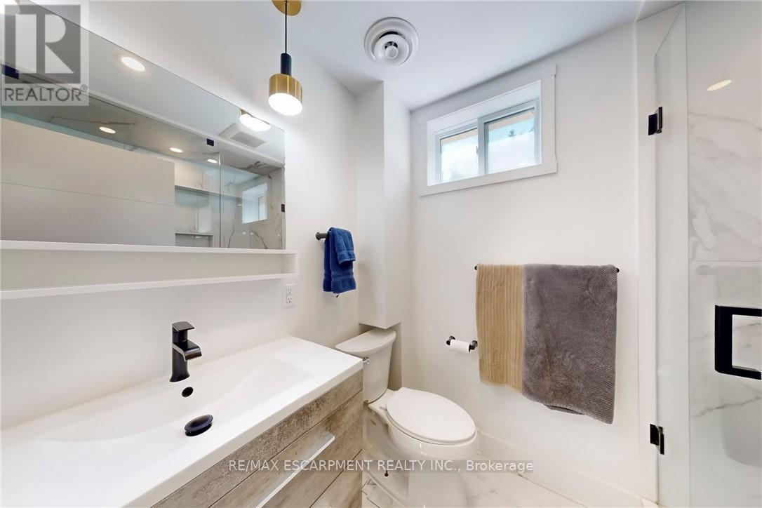28 Dunsmore Gardens, Toronto, Ontario  M3H 3M2 - Photo 44 - C12973154