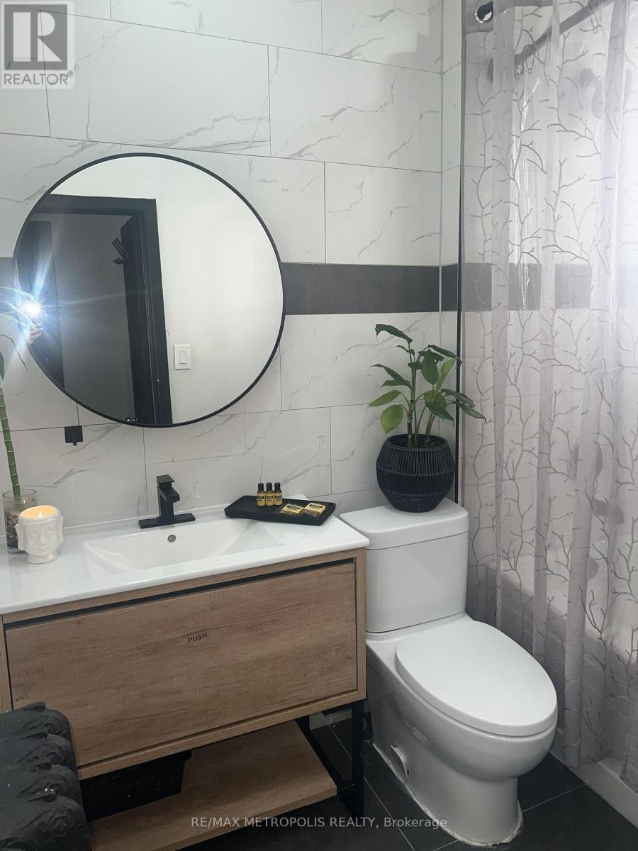 854 Bathurst Street, Toronto, Ontario  M5R 3G3 - Photo 23 - C12973192