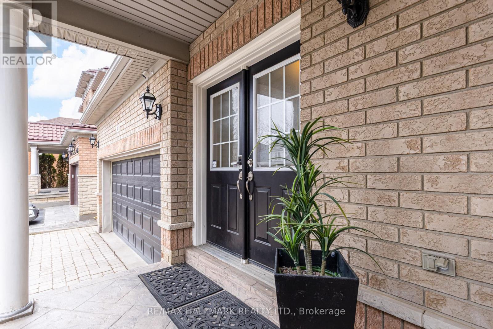 Main - 45 Oland Drive, Vaughan, Ontario  L4H 2H2 - Photo 3 - N12972916