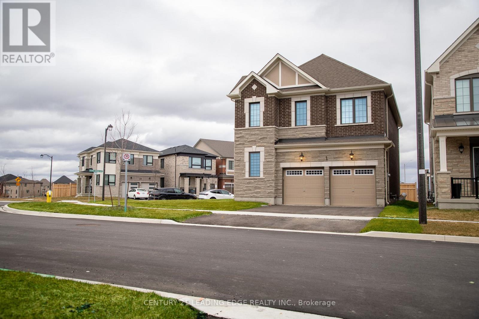 1 George Roman Avenue, Markham, Ontario  L6C 3L9 - Photo 3 - N12973006
