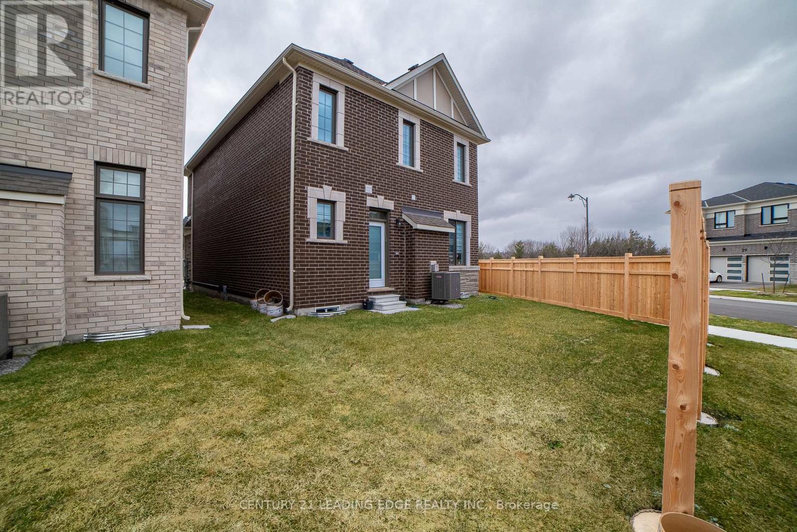 1 George Roman Avenue, Markham, Ontario  L6C 3L9 - Photo 4 - N12973006