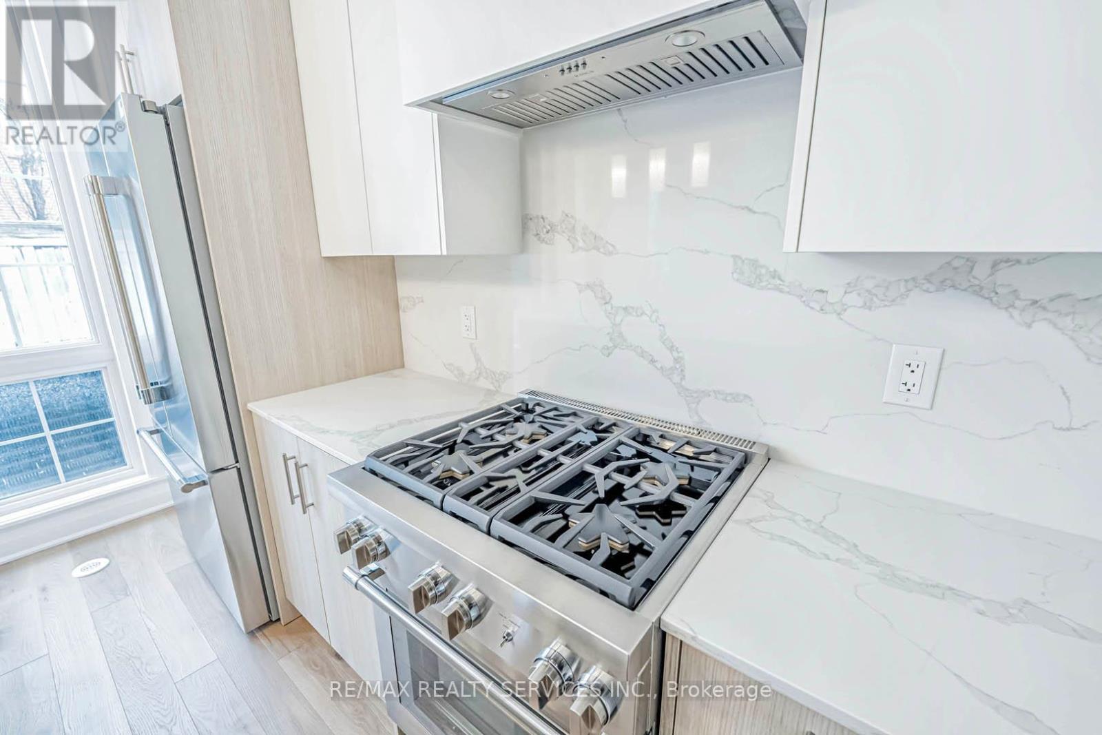 35 Alton Crescent, Vaughan, Ontario  L6S 3E7 - Photo 18 - N12973068