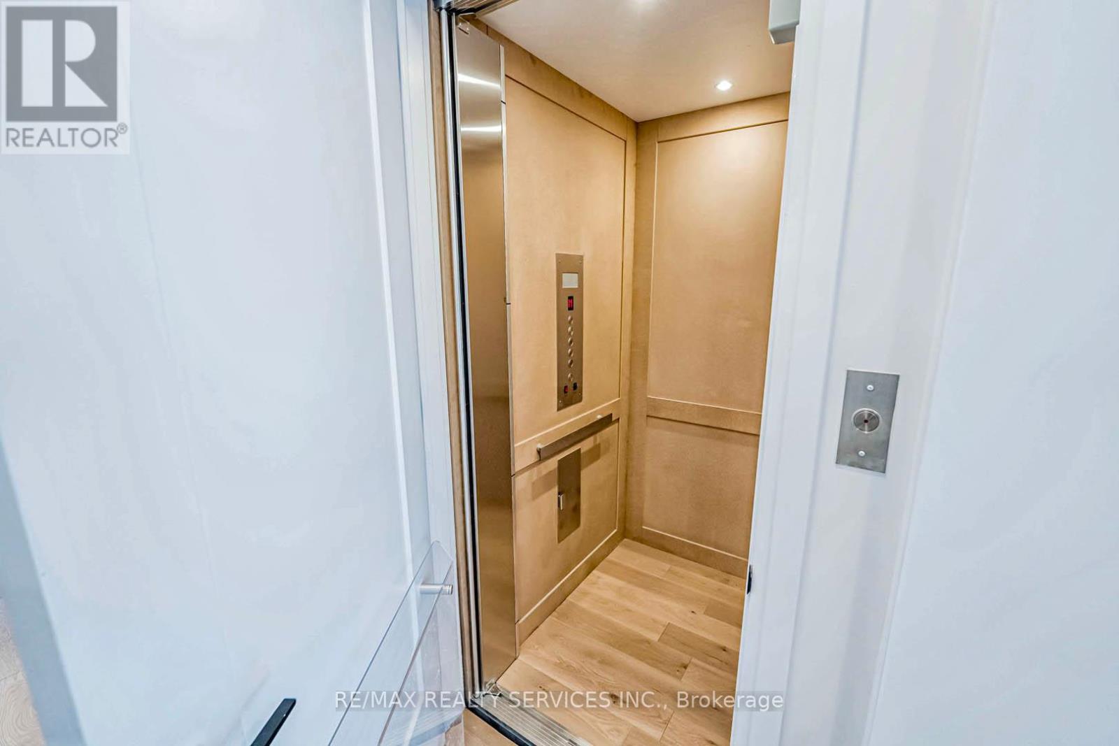 35 Alton Crescent, Vaughan, Ontario  L6S 3E7 - Photo 19 - N12973068