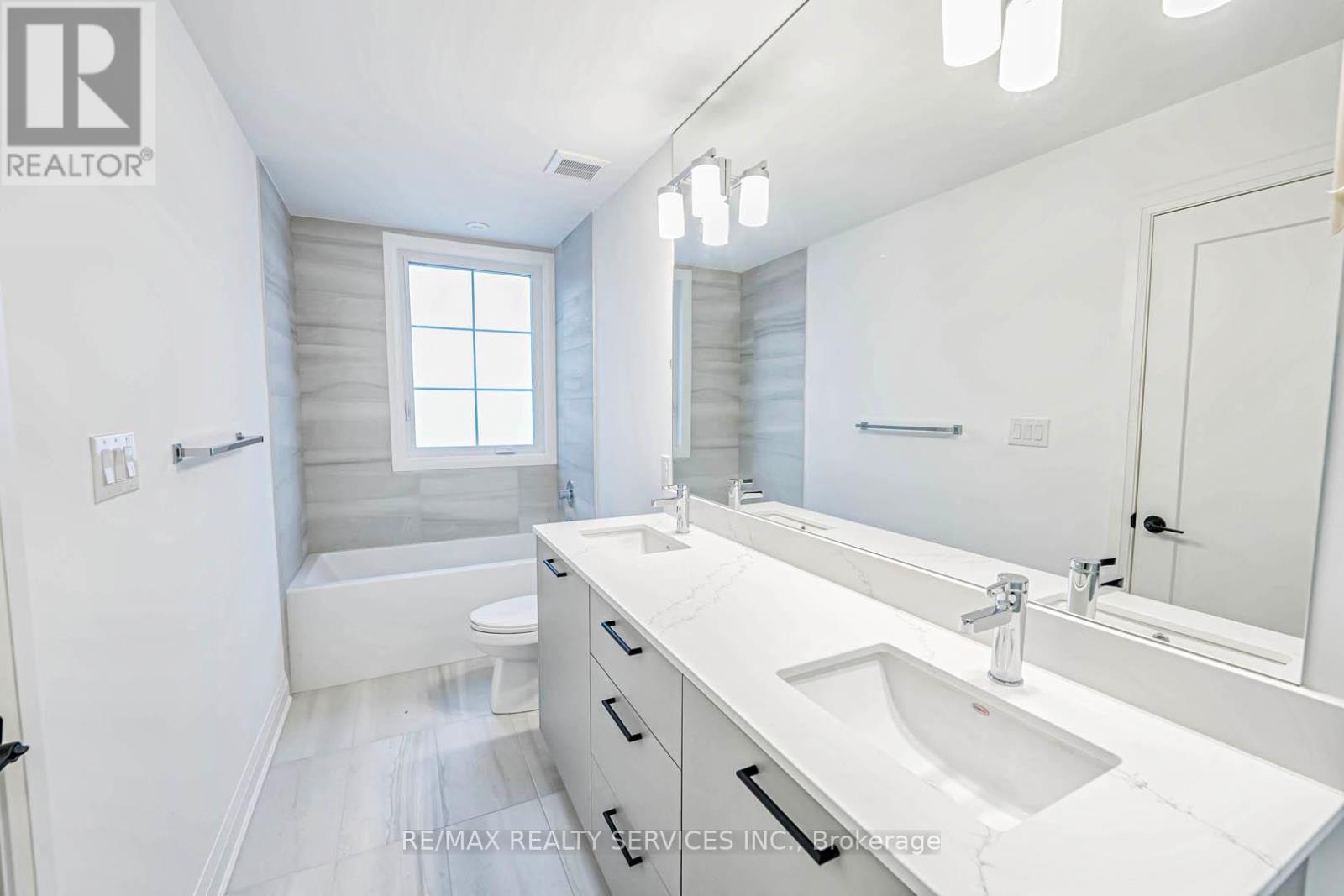 35 Alton Crescent, Vaughan, Ontario  L6S 3E7 - Photo 22 - N12973122