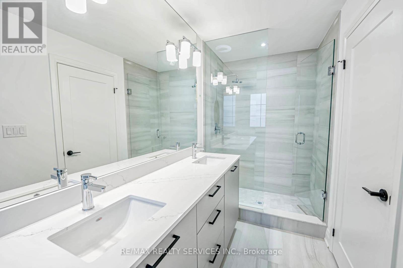 35 Alton Crescent, Vaughan, Ontario  L6S 3E7 - Photo 23 - N12973122