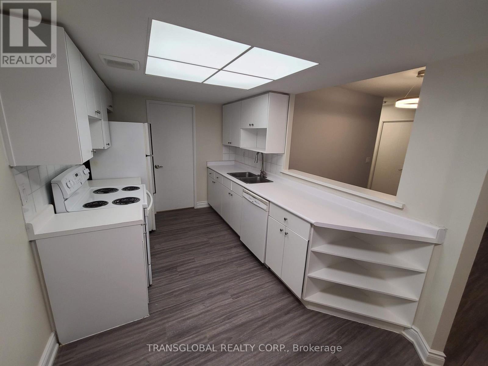 505 - 100 Observatory Lane, Richmond Hill, Ontario  L4C 1T4 - Photo 6 - N12973168