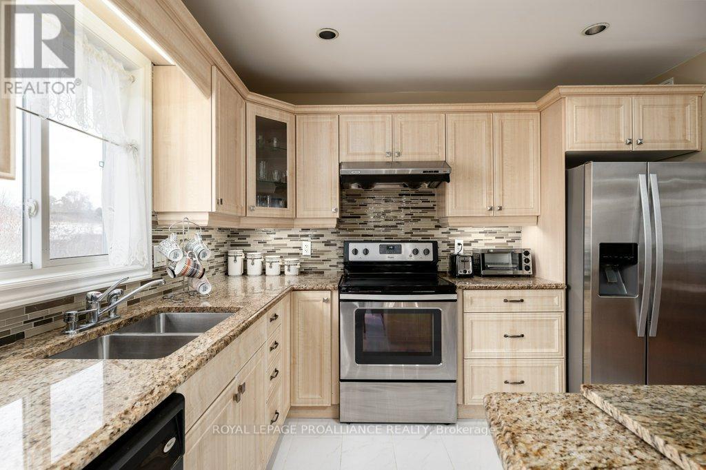 24 Stonegate Crescent, Quinte West, Ontario  K0K 2C0 - Photo 10 - X12970294