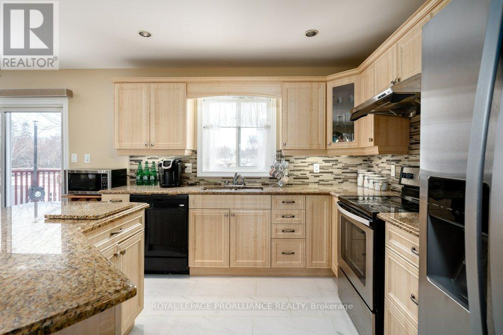 24 Stonegate Crescent, Quinte West, Ontario  K0K 2C0 - Photo 11 - X12970294