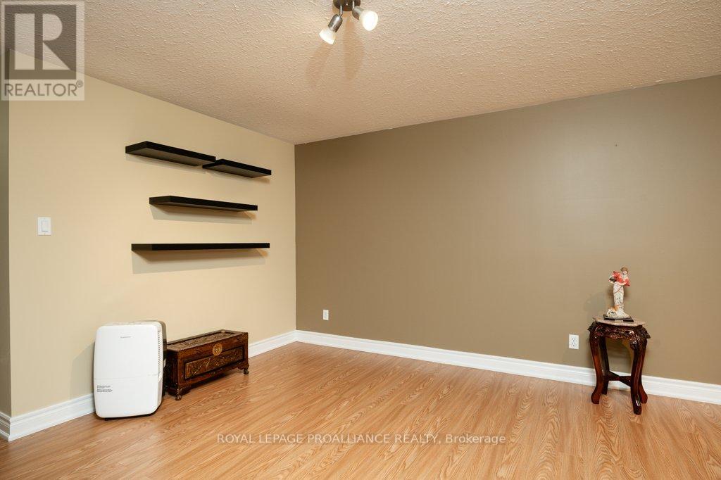 24 Stonegate Crescent, Quinte West, Ontario  K0K 2C0 - Photo 22 - X12970294