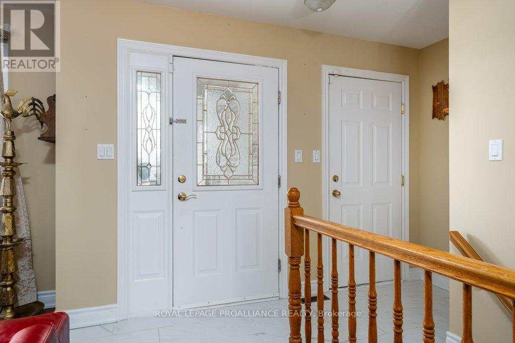24 Stonegate Crescent, Quinte West, Ontario  K0K 2C0 - Photo 7 - X12970294