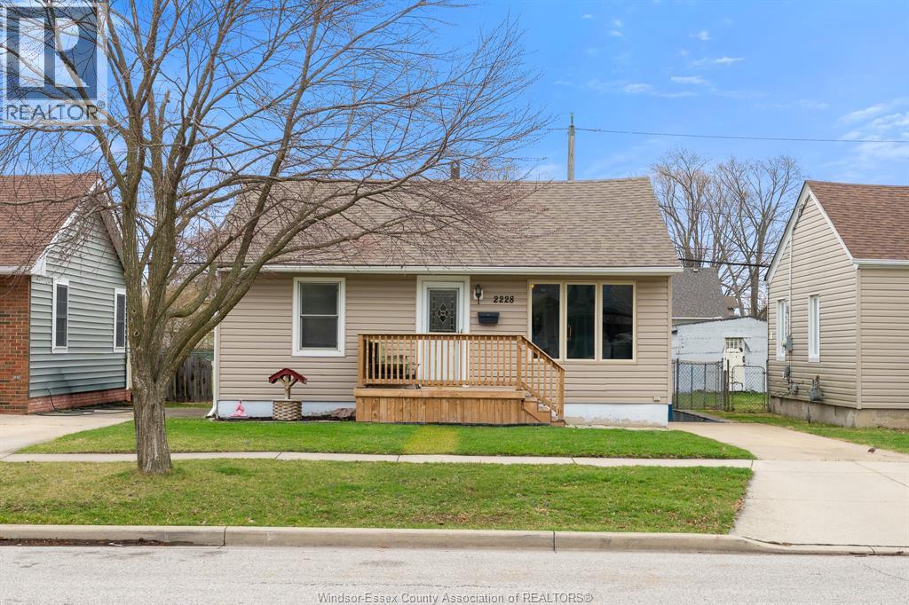 2228 Elsmere Avenue, Windsor, Ontario  N8W 2C6 - Photo 2 - 26007527