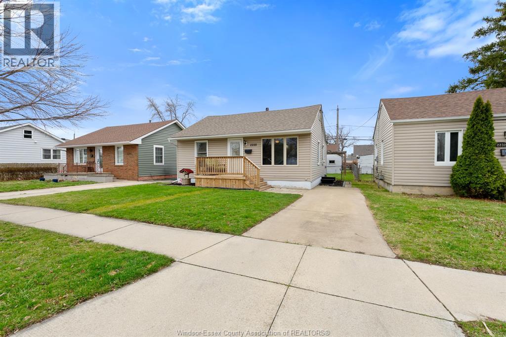 2228 Elsmere Avenue, Windsor, Ontario  N8W 2C6 - Photo 5 - 26007527