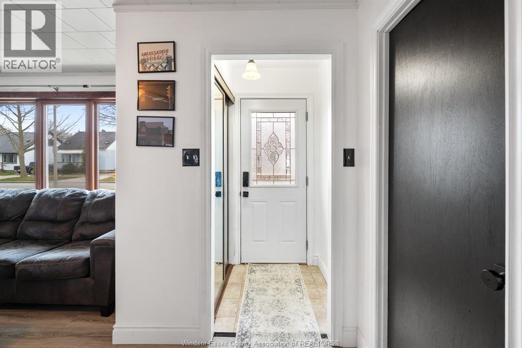 2228 Elsmere Avenue, Windsor, Ontario  N8W 2C6 - Photo 7 - 26007527