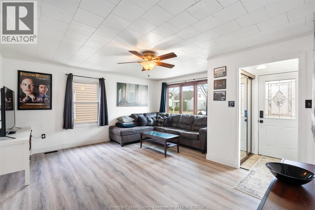 2228 Elsmere Avenue, Windsor, Ontario  N8W 2C6 - Photo 8 - 26007527
