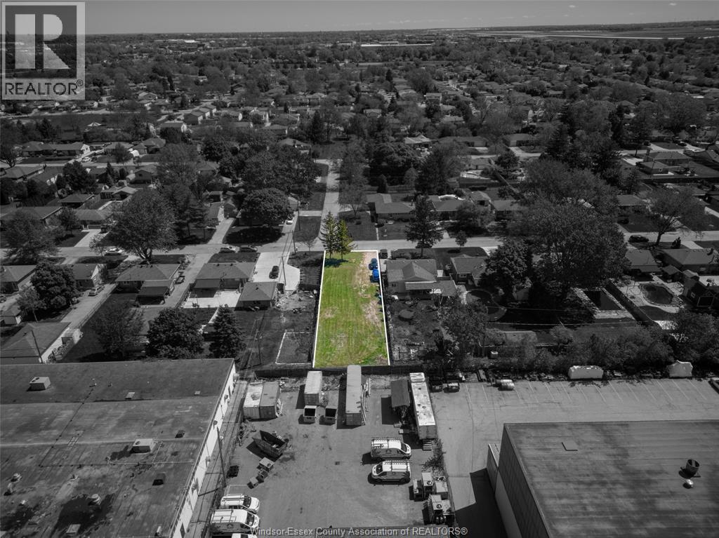 3199 WOODLAWN, Windsor, Ontario