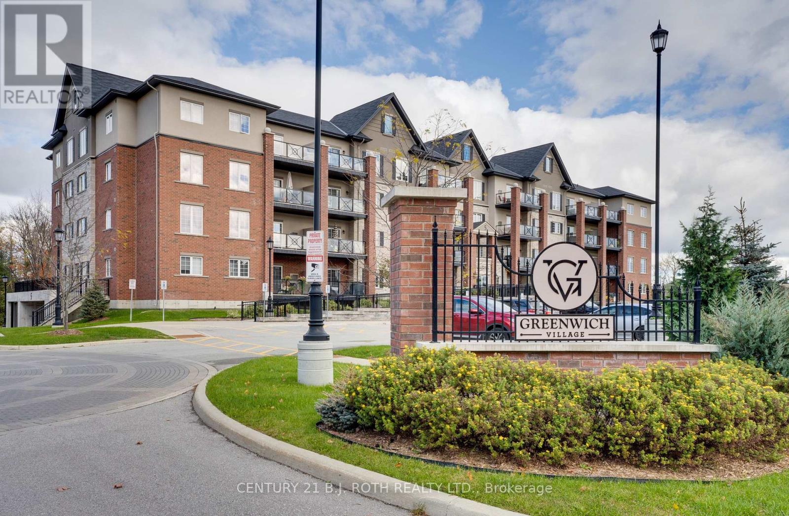 301 - 5 Greenwich Street, Barrie (Ardagh), Ontario L4N 7Y8 - Photo 1 - S12973034