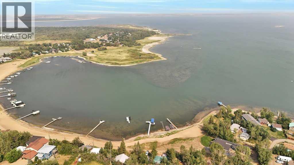 34 Beach Street E, Rochon Sands, Alberta  T0C 3B0 - Photo 31 - A2275388