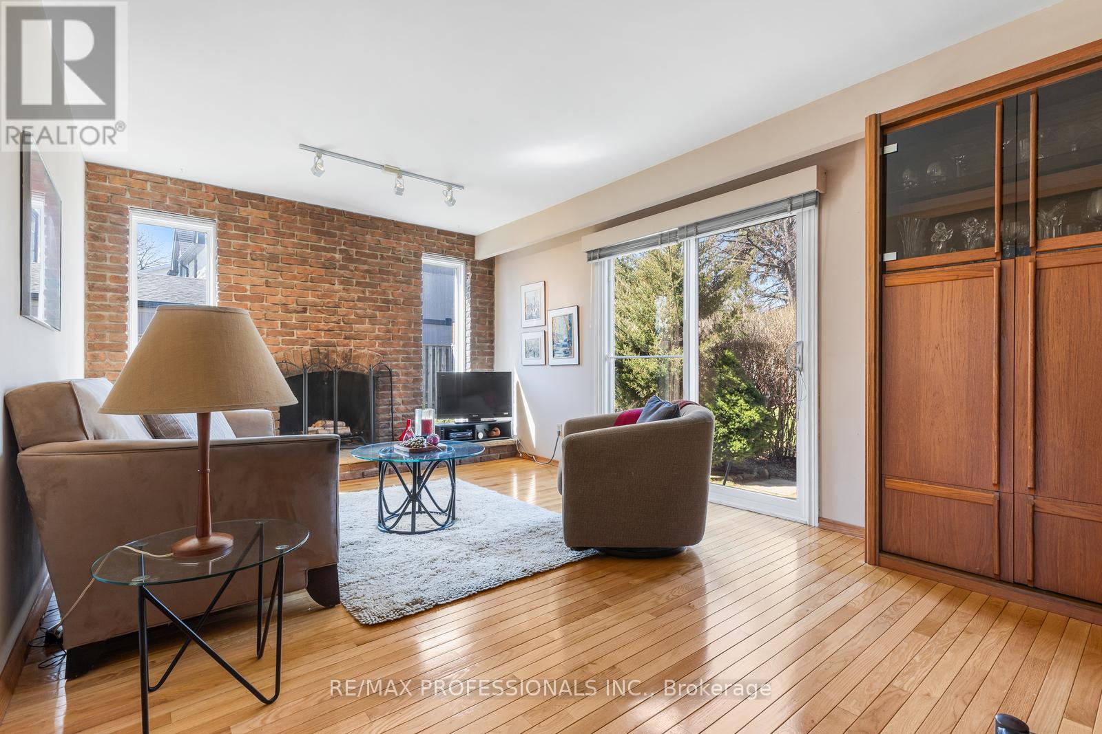 1893 Stonepath Crescent, Mississauga, Ontario  L4X 1Y1 - Photo 10 - W12972938