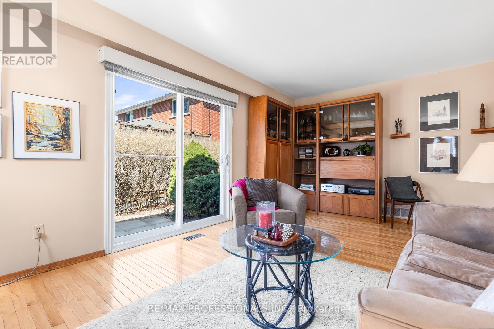 1893 Stonepath Crescent, Mississauga, Ontario  L4X 1Y1 - Photo 13 - W12972938