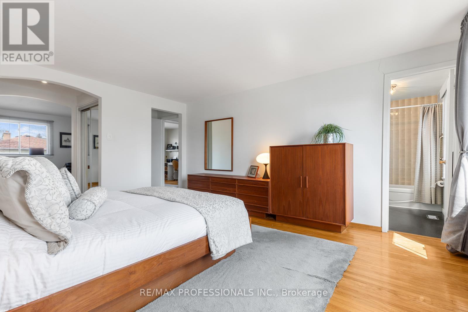 1893 Stonepath Crescent, Mississauga, Ontario  L4X 1Y1 - Photo 28 - W12972938