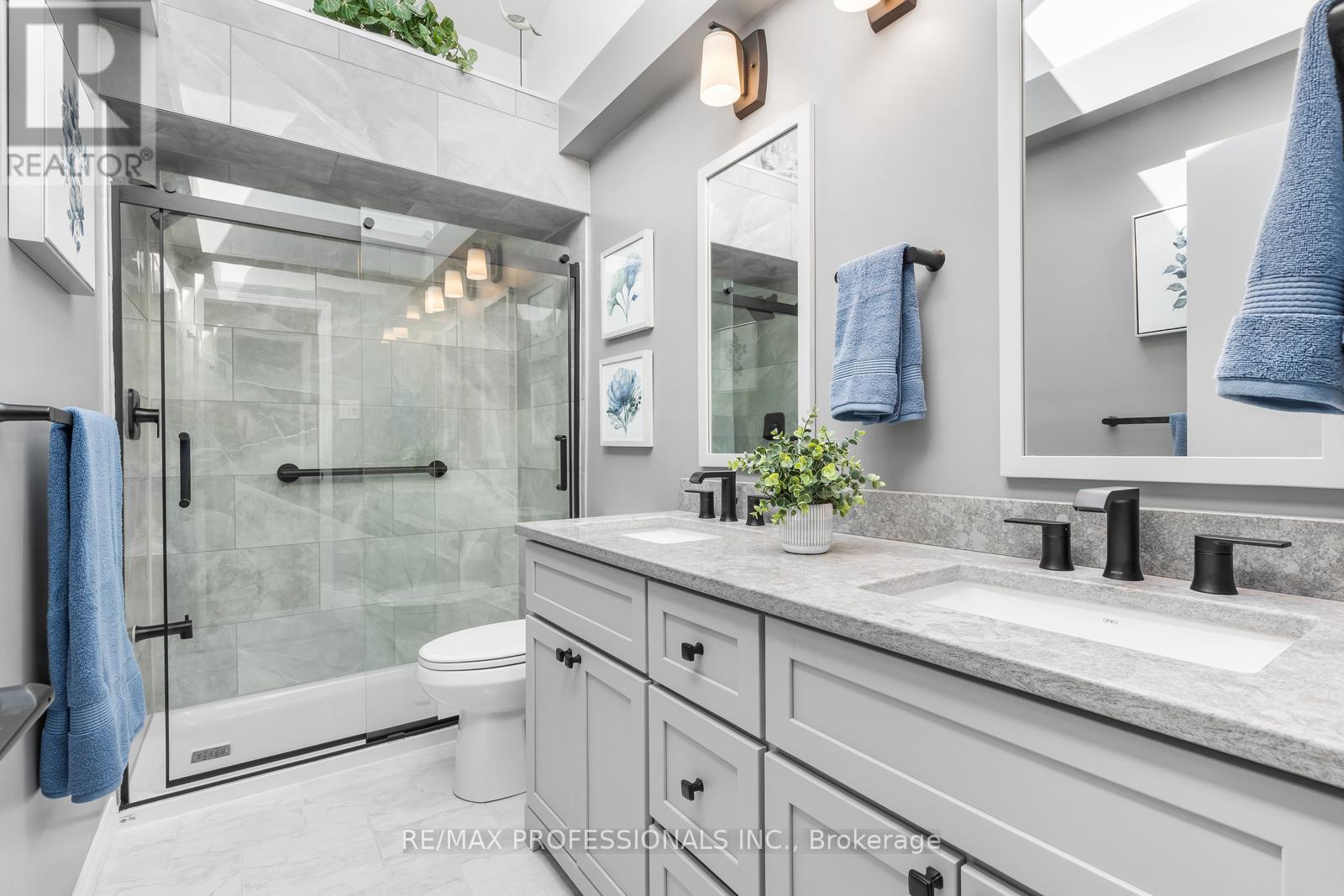 1893 Stonepath Crescent, Mississauga, Ontario  L4X 1Y1 - Photo 35 - W12972938