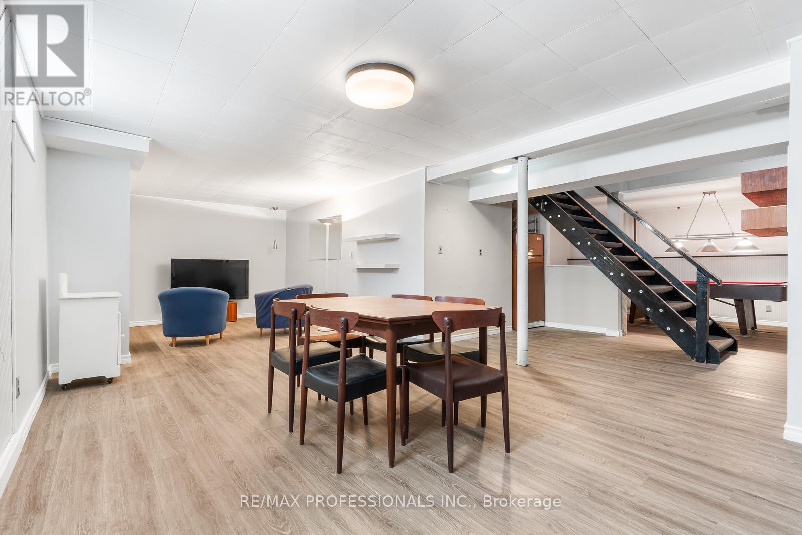 1893 Stonepath Crescent, Mississauga, Ontario  L4X 1Y1 - Photo 40 - W12972938