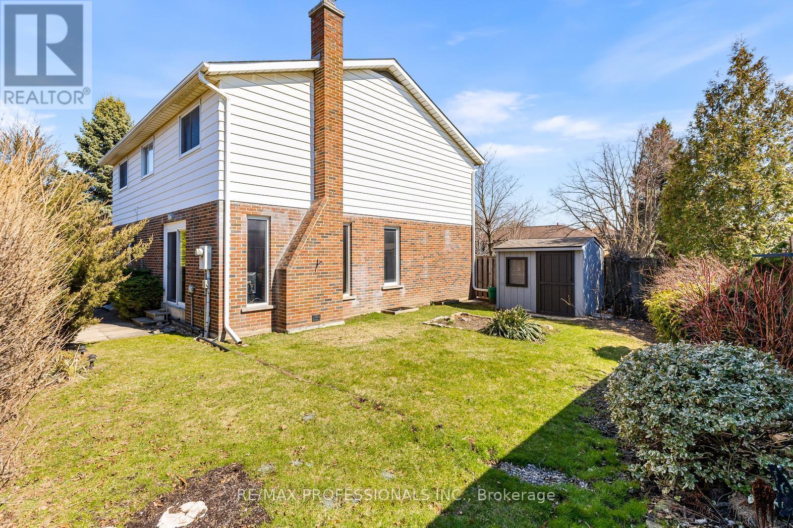 1893 Stonepath Crescent, Mississauga, Ontario  L4X 1Y1 - Photo 45 - W12972938