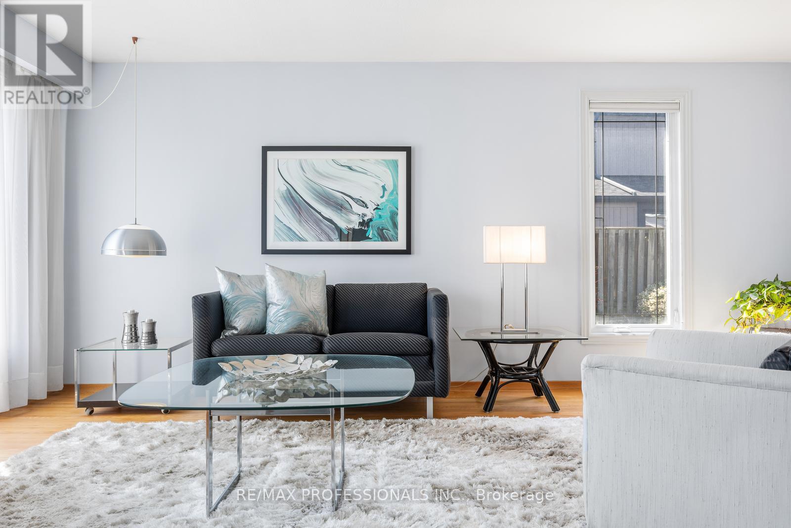 1893 Stonepath Crescent, Mississauga, Ontario  L4X 1Y1 - Photo 7 - W12972938