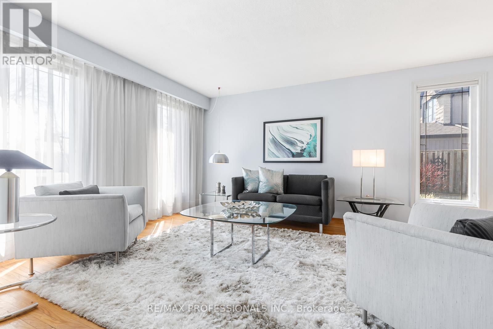 1893 Stonepath Crescent, Mississauga, Ontario  L4X 1Y1 - Photo 8 - W12972938