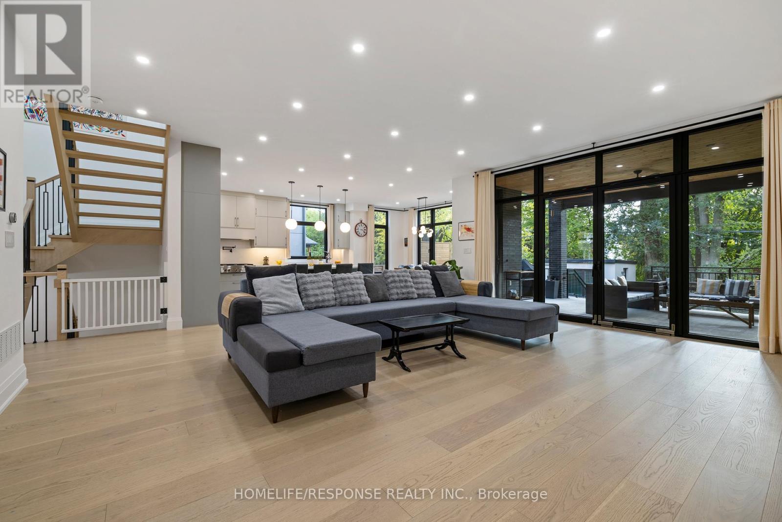 2110 Courtland Crescent, Mississauga, Ontario  L4Y 1V2 - Photo 15 - W12972954