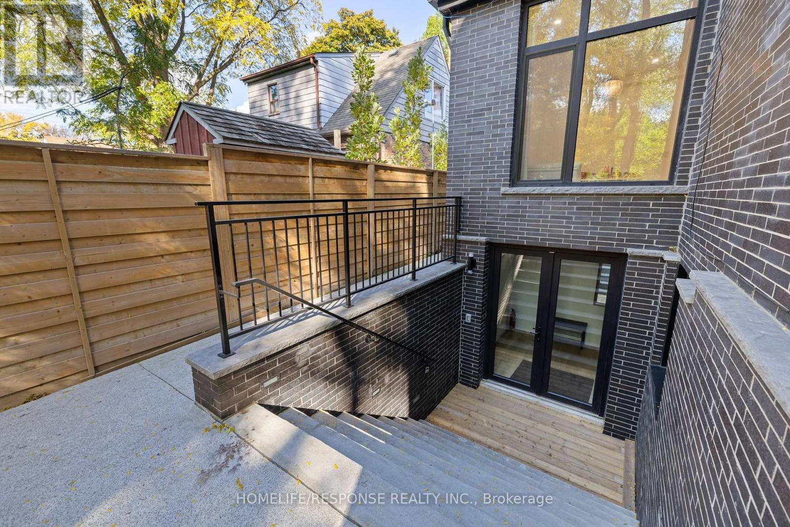 2110 Courtland Crescent, Mississauga, Ontario  L4Y 1V2 - Photo 35 - W12972954