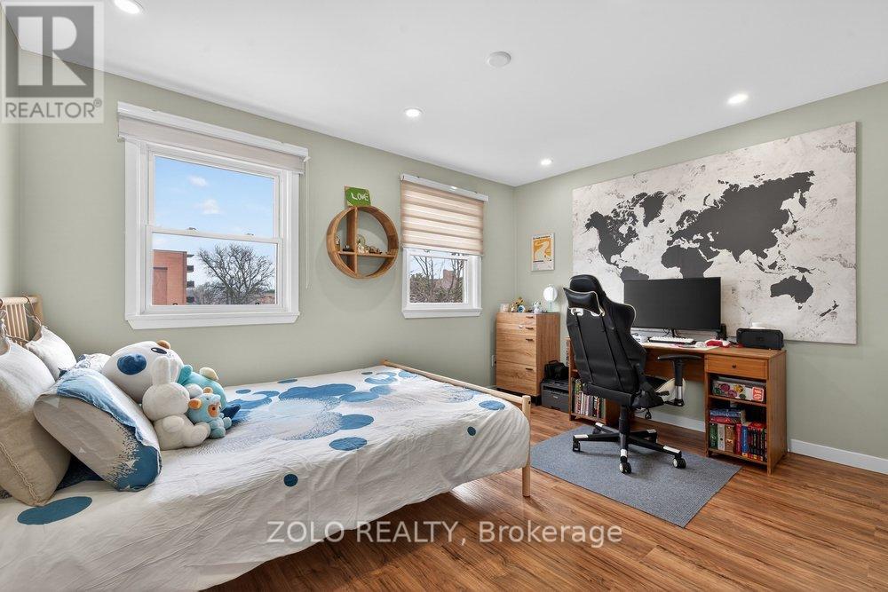 20 Bridesburg Drive, Toronto, Ontario  M9R 2K3 - Photo 14 - W12973004