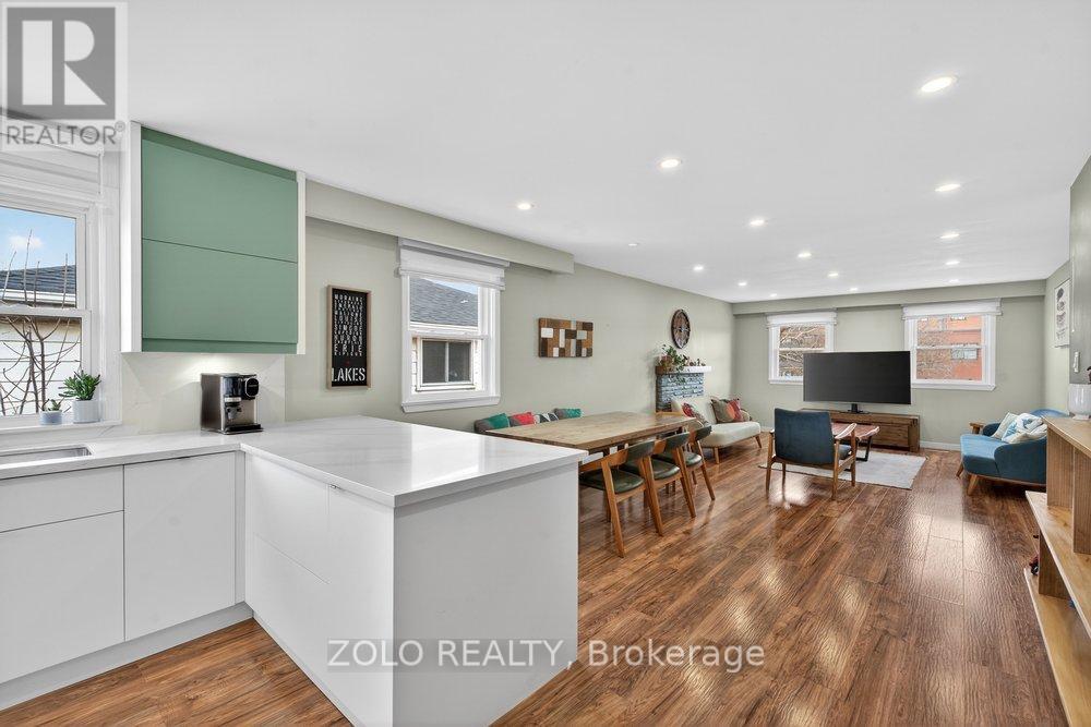 20 Bridesburg Drive, Toronto, Ontario  M9R 2K3 - Photo 2 - W12973004