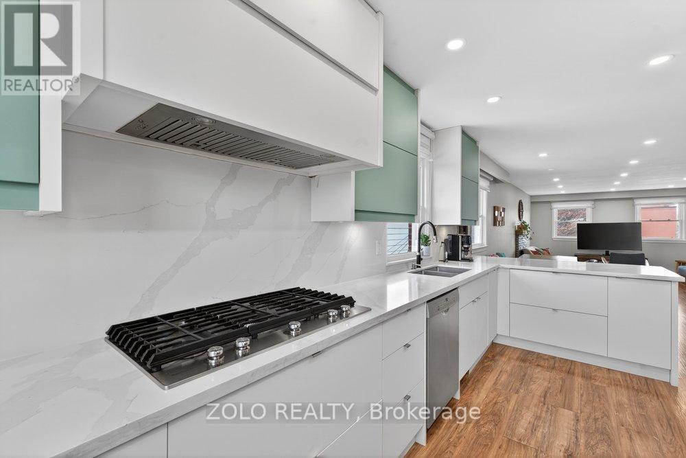 20 Bridesburg Drive, Toronto, Ontario  M9R 2K3 - Photo 5 - W12973004