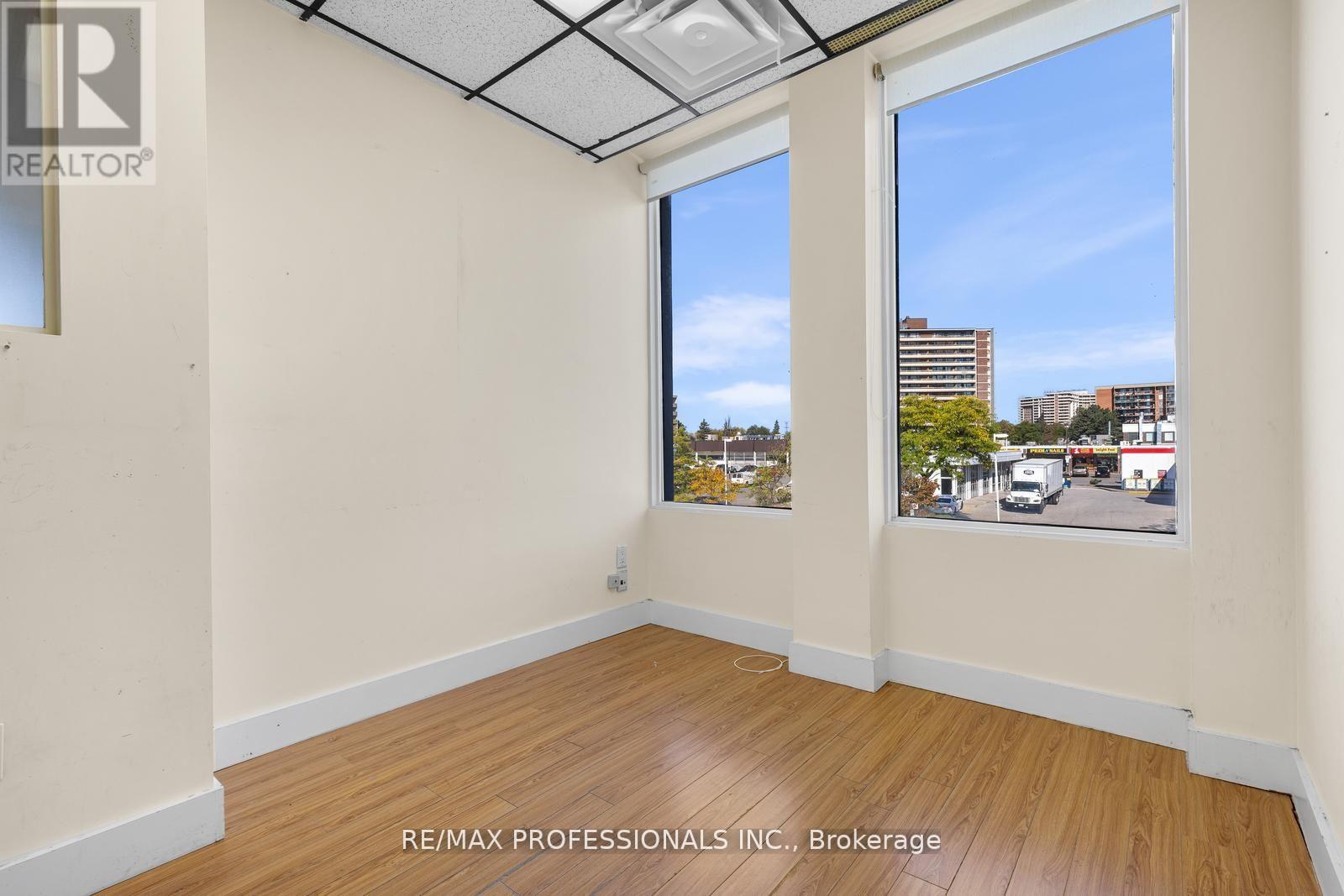 201 - 4640 Jane Street, Toronto, Ontario  M3N 2K5 - Photo 13 - W12973100