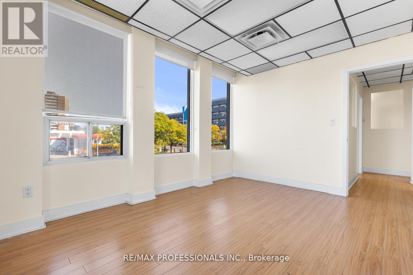 201 - 4640 Jane Street, Toronto, Ontario  M3N 2K5 - Photo 6 - W12973100