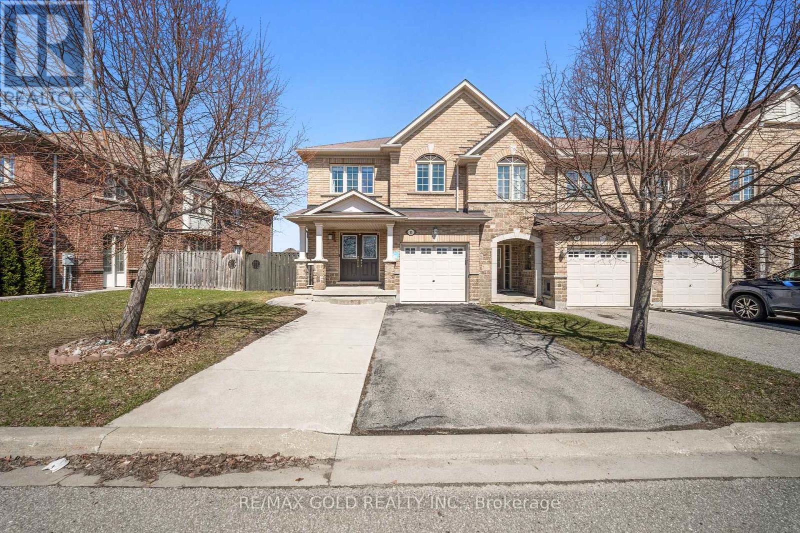 95 Cedarbrook Road, Brampton, Ontario  L6R 0W5 - Photo 2 - W12973198