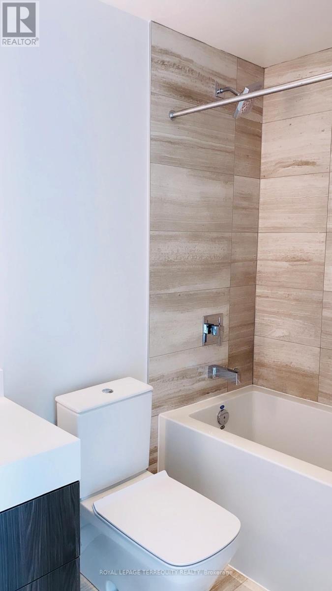 4202 - 1 Yorkville Avenue, Toronto, Ontario  M4W 0B1 - Photo 3 - C12972146