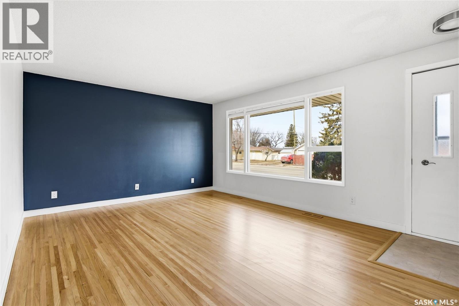 1905 7th Avenue N, Regina, Saskatchewan  S4R 0J4 - Photo 4 - SK032310