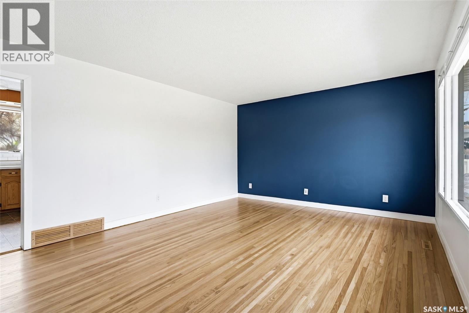 1905 7th Avenue N, Regina, Saskatchewan  S4R 0J4 - Photo 5 - SK032310