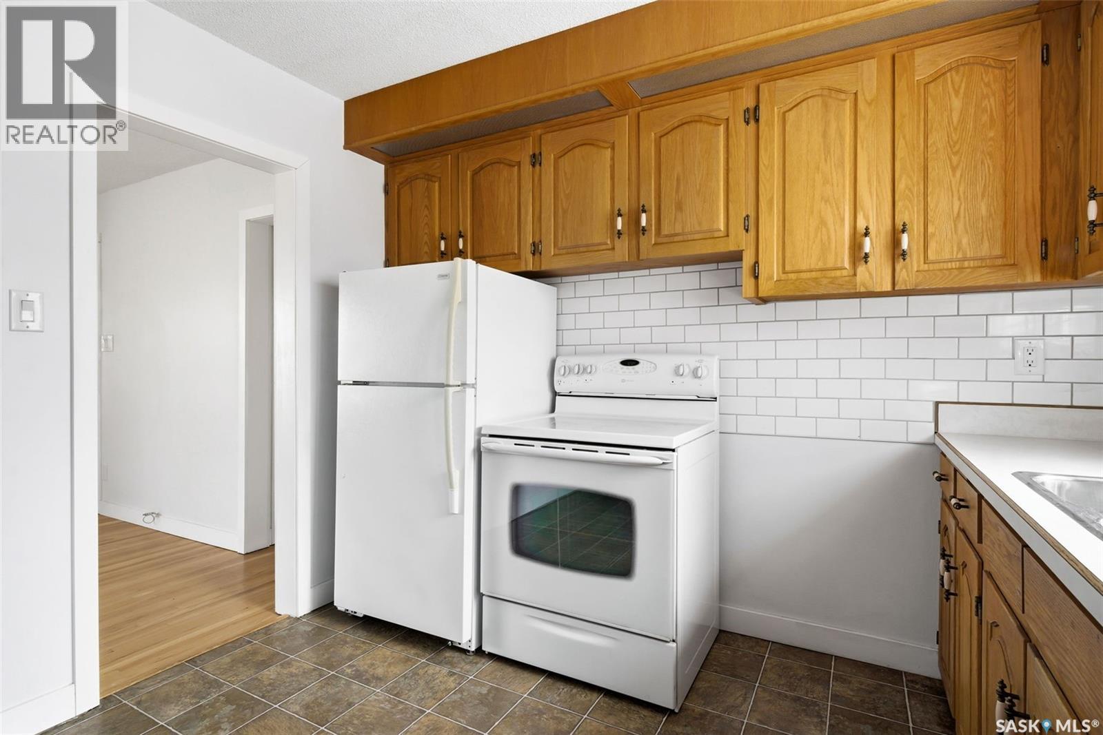 1905 7th Avenue N, Regina, Saskatchewan  S4R 0J4 - Photo 8 - SK032310