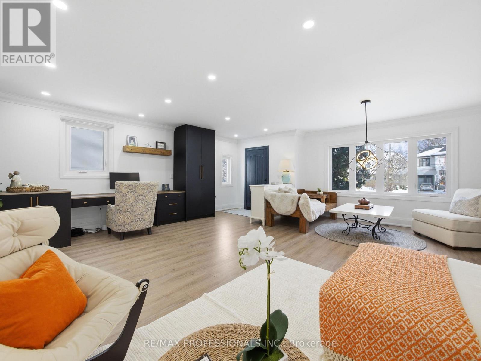 168 The Kingsway, Toronto, Ontario  M8X 2V6 - Photo 10 - W12972850