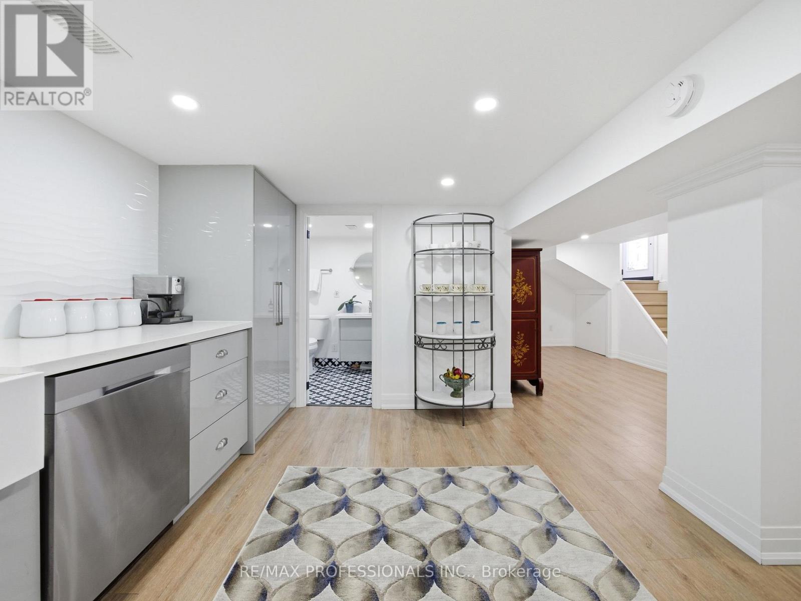 168 The Kingsway, Toronto, Ontario  M8X 2V6 - Photo 26 - W12972850