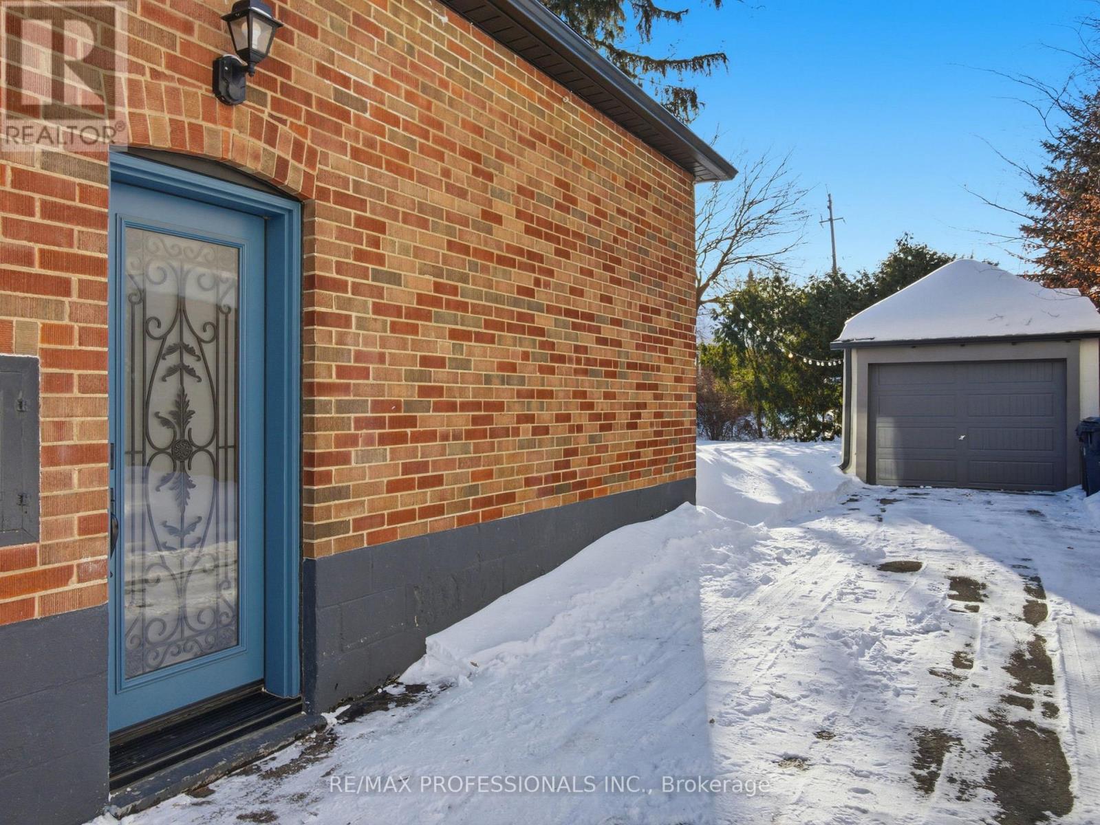 168 The Kingsway, Toronto, Ontario  M8X 2V6 - Photo 40 - W12972850