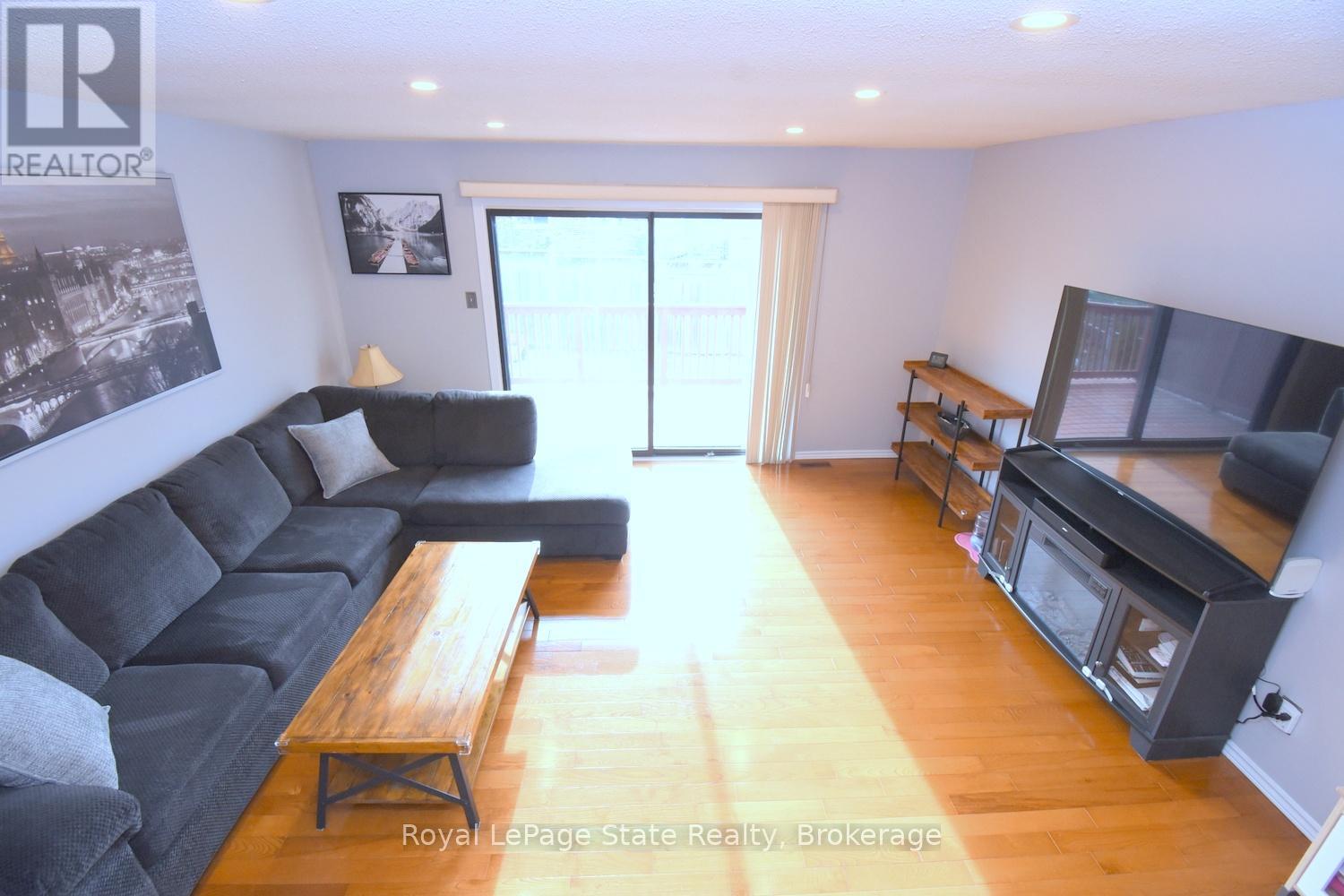 102 Elderwood Place, Brampton, Ontario  L6V 3N3 - Photo 10 - W12870980