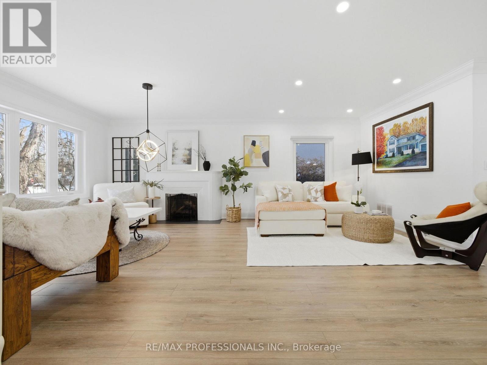 168 The Kingsway, Toronto, Ontario  M8X 2V6 - Photo 11 - W12972850